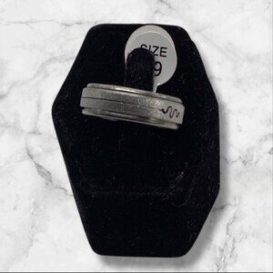 Stainless‎ Steel Unisex Ring With Engraved Wave Design Sliver Tone Size 9